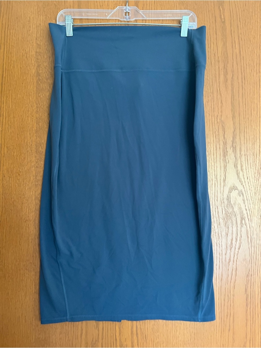 Lululemon high waisted Midi Skirt